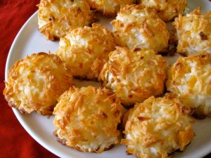coconut_apricot_macaroons